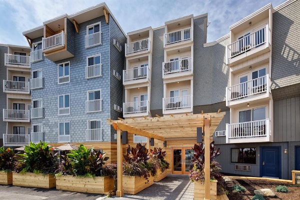 Rockland Harbor Hotel image 23