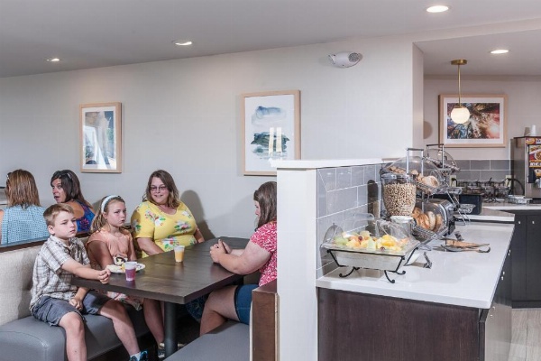 Rockland Harbor Hotel image 26